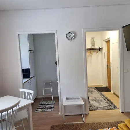 Kompakti Yksioe Numero 6 Pienkerrostalossa Pori Exterior photo